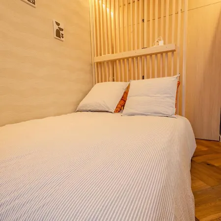 3, Le Marais Apartment